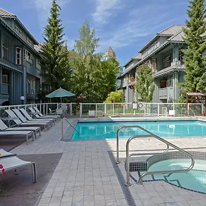 Glacier Apartment